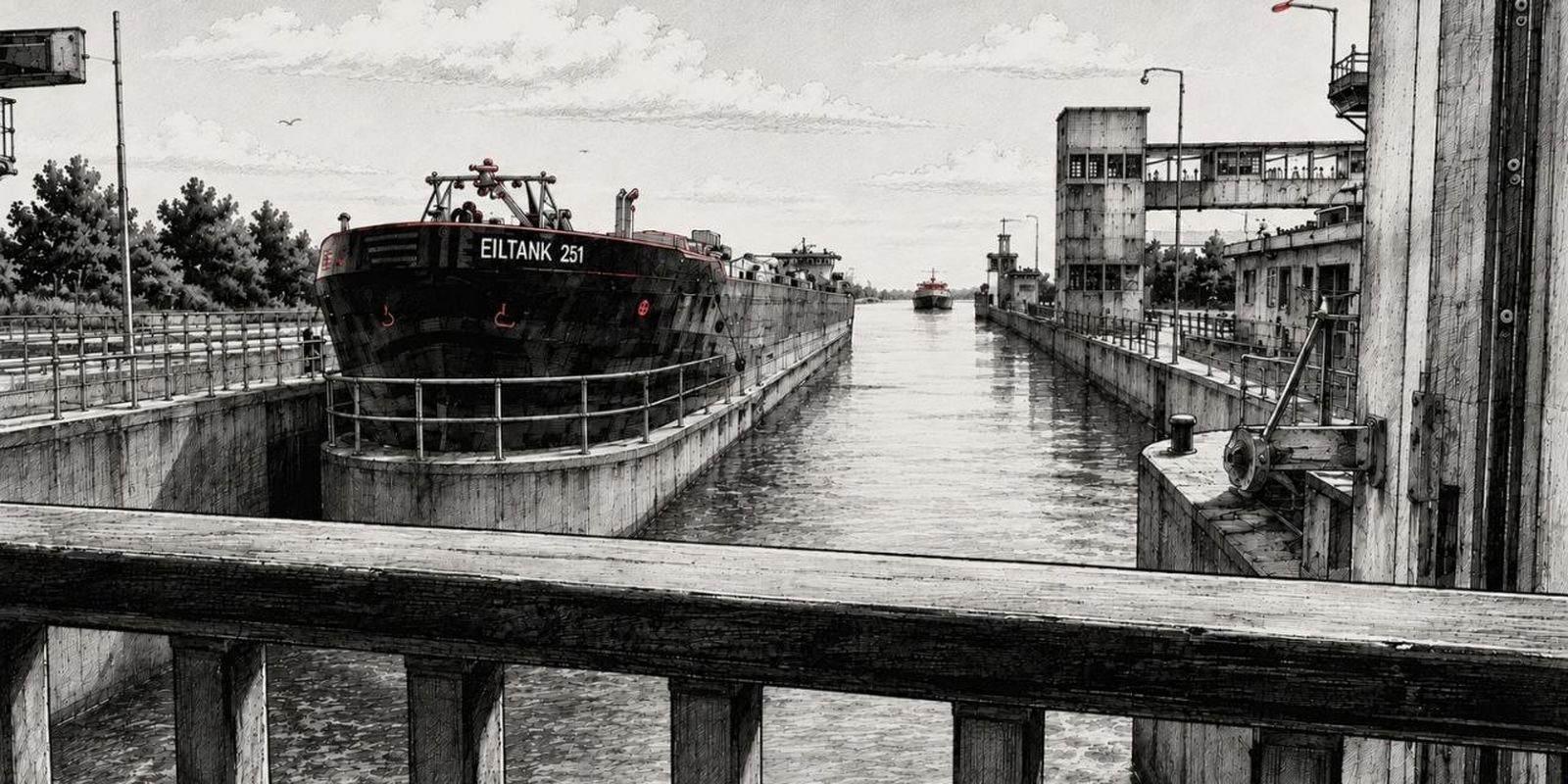 Zeichnung einer Rheinschleuse: ein Tankschiff liegt dicht an der linken Kammerwand, weit hinten wartet ein zweites Schiff, im Vordergrund das Holzgeländer der Brücke